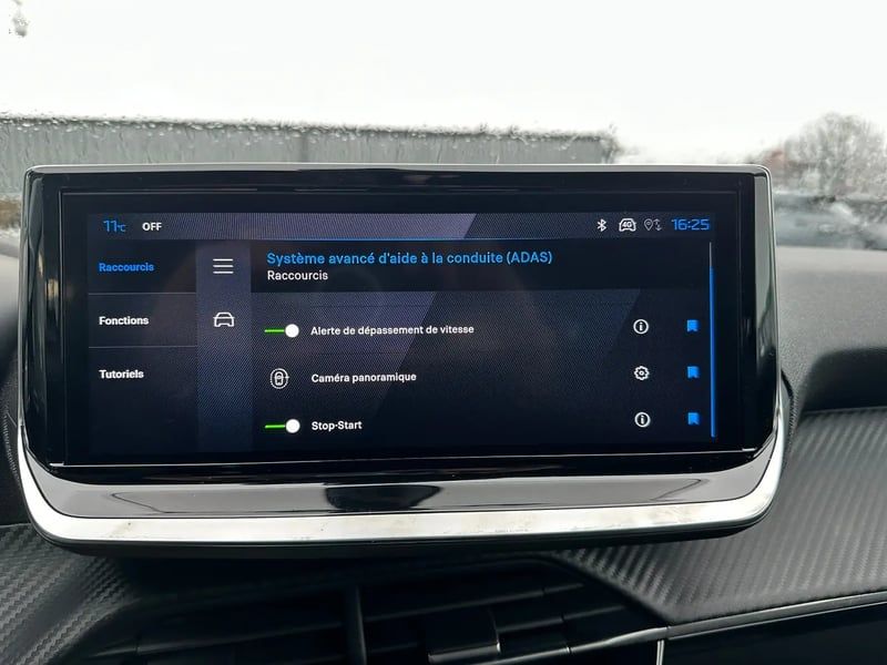 Photo de la voiture PEUGEOT 208 Hybrid 100 e-DCS6 Allure