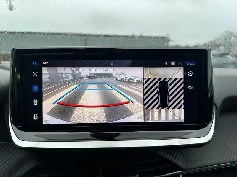 Photo de la voiture PEUGEOT 208 Hybrid 100 e-DCS6 Allure