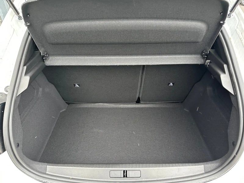 Photo de la voiture PEUGEOT 208 Hybrid 100 e-DCS6 Allure