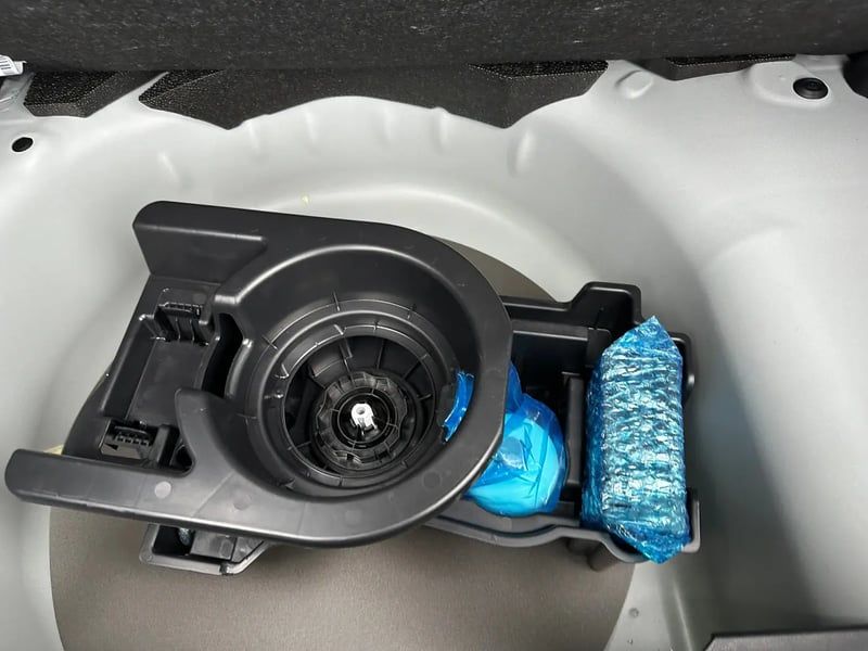 Photo de la voiture PEUGEOT 208 Hybrid 100 e-DCS6 Allure