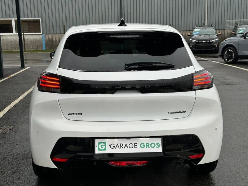 Photo de la voiture PEUGEOT 208 Hybrid 100 e-DCS6 Allure