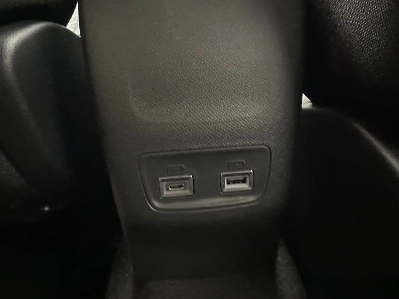 Photo de la voiture PEUGEOT 208 Hybrid 100 e-DCS6 Allure