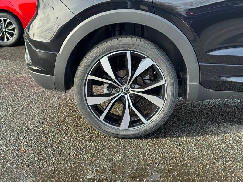 Photo de la voiture VOLKSWAGEN T-CROSS 1.0 TSI 116 Start/Stop DSG7 R-Line Edition