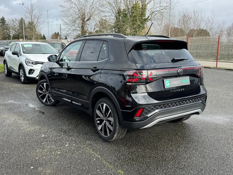 Photo de la voiture VOLKSWAGEN T-CROSS 1.0 TSI 116 Start/Stop DSG7 R-Line Edition