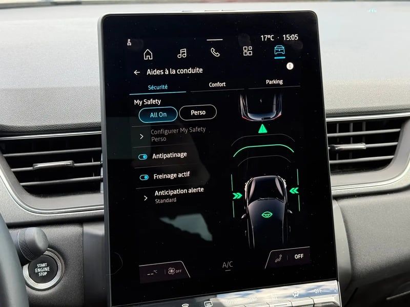 Photo de la voiture RENAULT CAPTUR E-Tech full hybrid 145 ch Techno