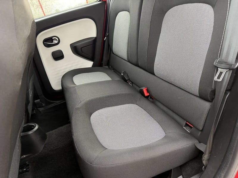 Photo de la voiture RENAULT TWINGO III 1.0 SCe 70 E6C Limited