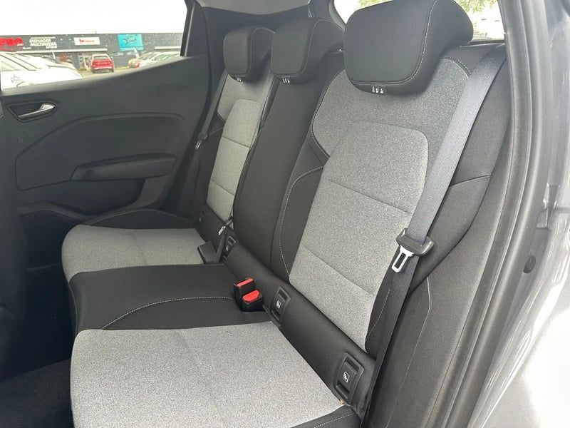 Photo de la voiture RENAULT CLIO V TCe 90 X-Tronic Evolution