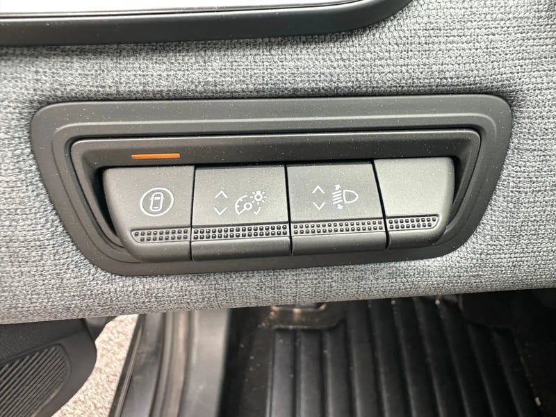 Photo de la voiture RENAULT CLIO V TCe 90 X-Tronic Evolution