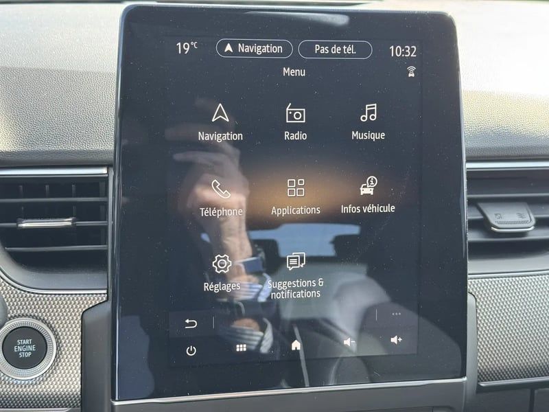 Photo de la voiture RENAULT ARKANA E-Tech hybride 145 - 22 Techno