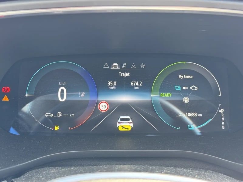 Photo de la voiture RENAULT ARKANA E-Tech hybride 145 - 22 Techno