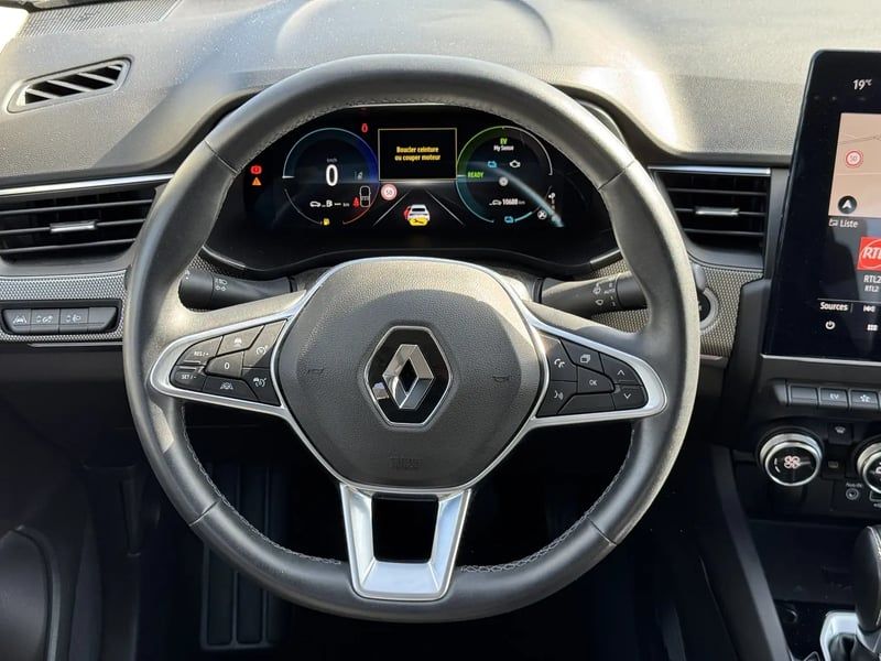 Photo de la voiture RENAULT ARKANA E-Tech hybride 145 - 22 Techno