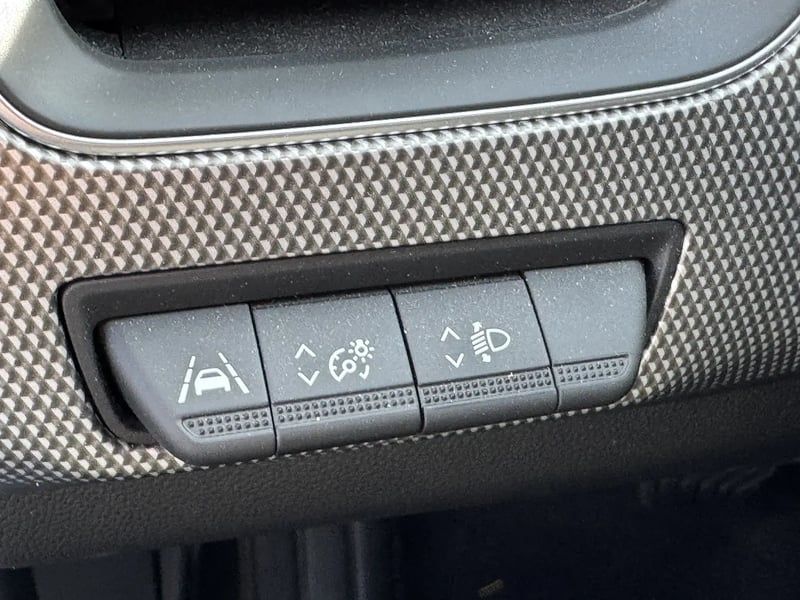 Photo de la voiture RENAULT ARKANA E-Tech hybride 145 - 22 Techno