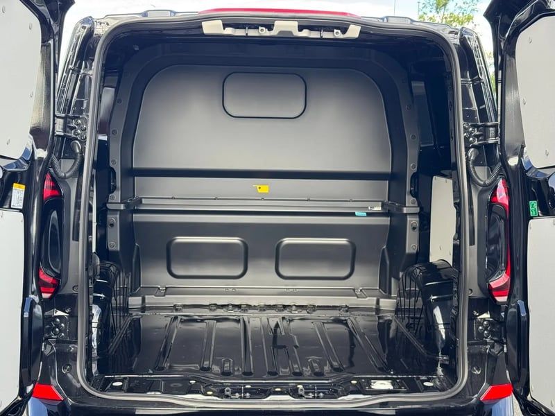 Photo de la voiture VOLKSWAGEN TRANSPORTER PROCAB L1H1 2.0 TDI 170 BVA8 BUSINESS - 4P