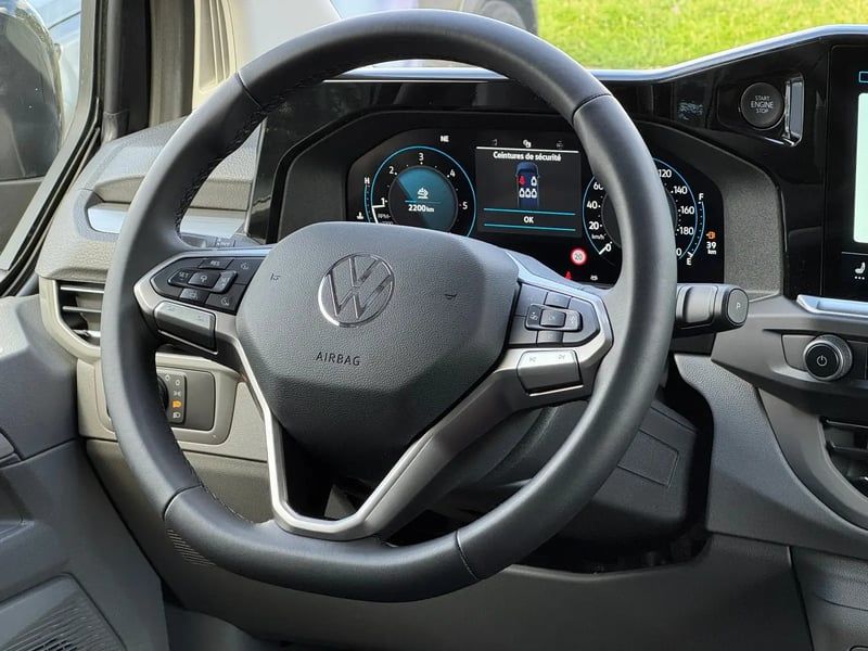 Photo de la voiture VOLKSWAGEN TRANSPORTER PROCAB L1H1 2.0 TDI 170 BVA8 BUSINESS - 4P