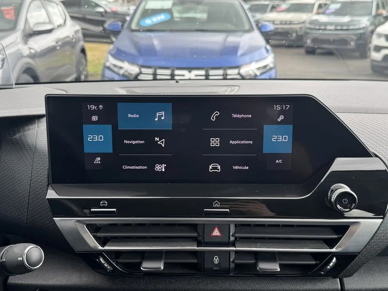 Photo de la voiture CITROEN C4 BlueHDi 130 S&S EAT8 Shine