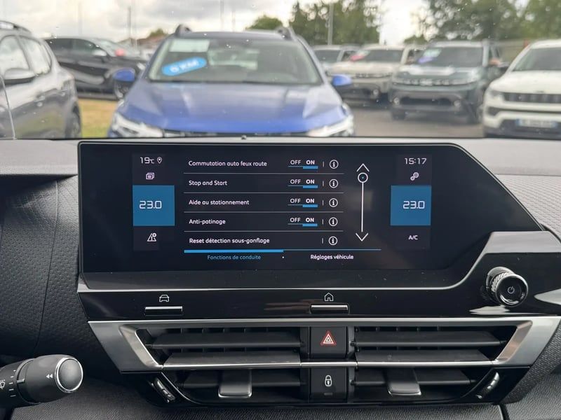 Photo de la voiture CITROEN C4 BlueHDi 130 S&S EAT8 Shine