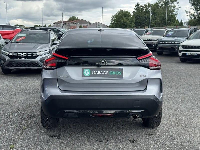 Photo de la voiture CITROEN C4 BlueHDi 130 S&S EAT8 Shine
