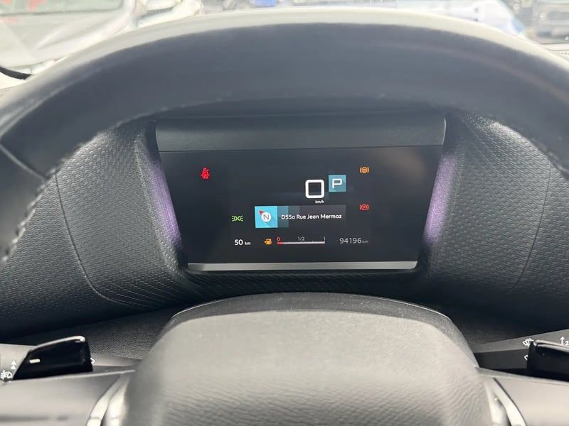 Photo de la voiture CITROEN C4 BlueHDi 130 S&S EAT8 Shine