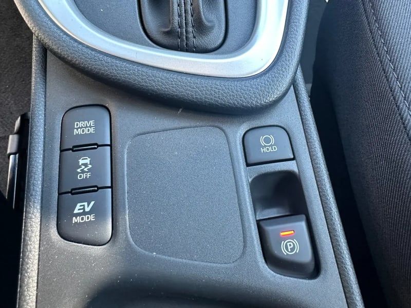 Photo de la voiture TOYOTA YARIS HYBRIDE 116h Dynamic