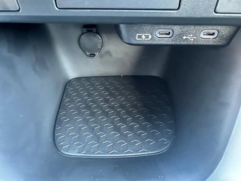 Photo de la voiture TOYOTA YARIS HYBRIDE 116h Dynamic