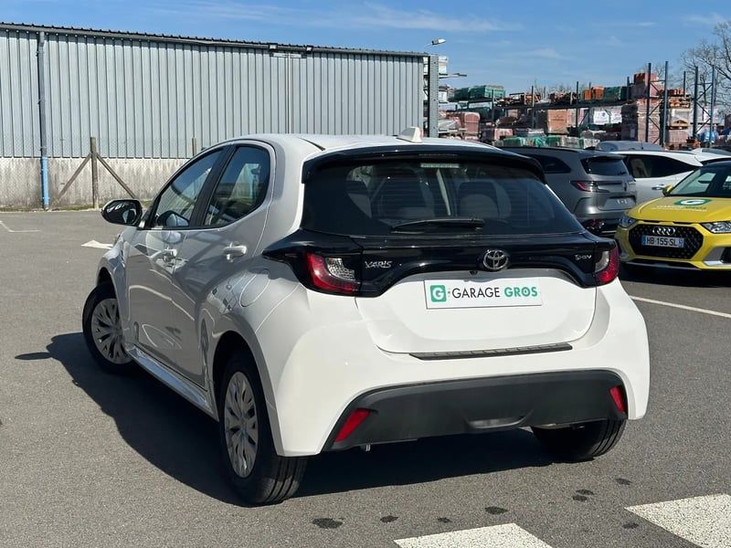 Photo de la voiture TOYOTA YARIS HYBRIDE 116h Dynamic