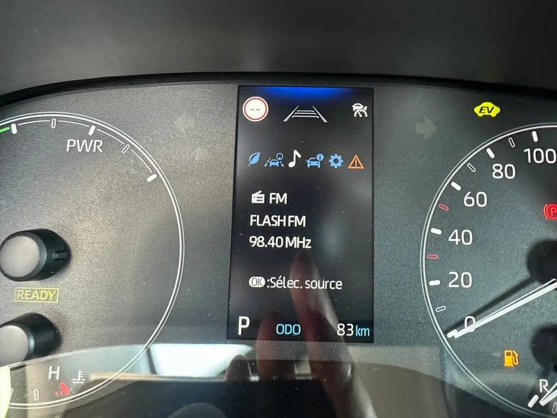 Photo de la voiture TOYOTA YARIS HYBRIDE 116h Dynamic