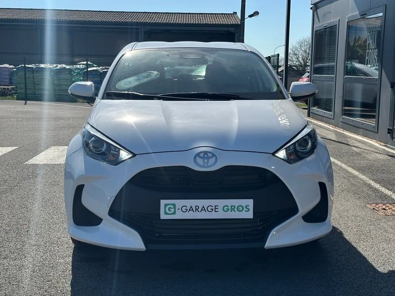 Photo de la voiture TOYOTA YARIS HYBRIDE 116h Dynamic