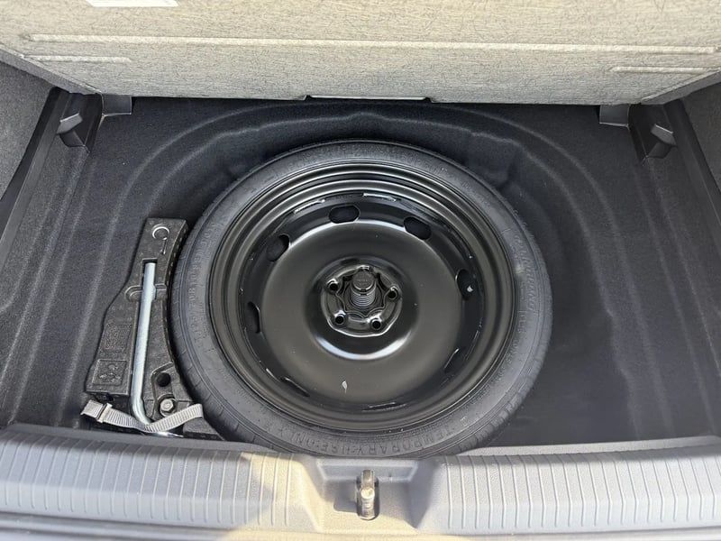 Photo de la voiture VOLKSWAGEN GOLF 1.5 eTSI OPF 150 DSG7 R-Line