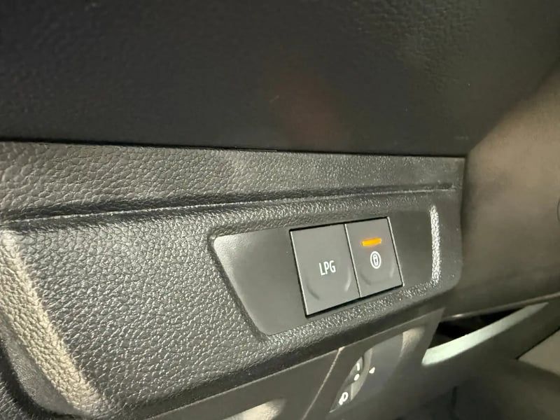 Photo de la voiture DACIA SANDERO ECO-G 100 GSR2 Stepway Extreme +