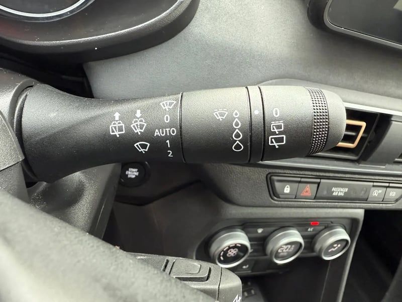 Photo de la voiture DACIA SANDERO ECO-G 100 GSR2 Stepway Extreme +