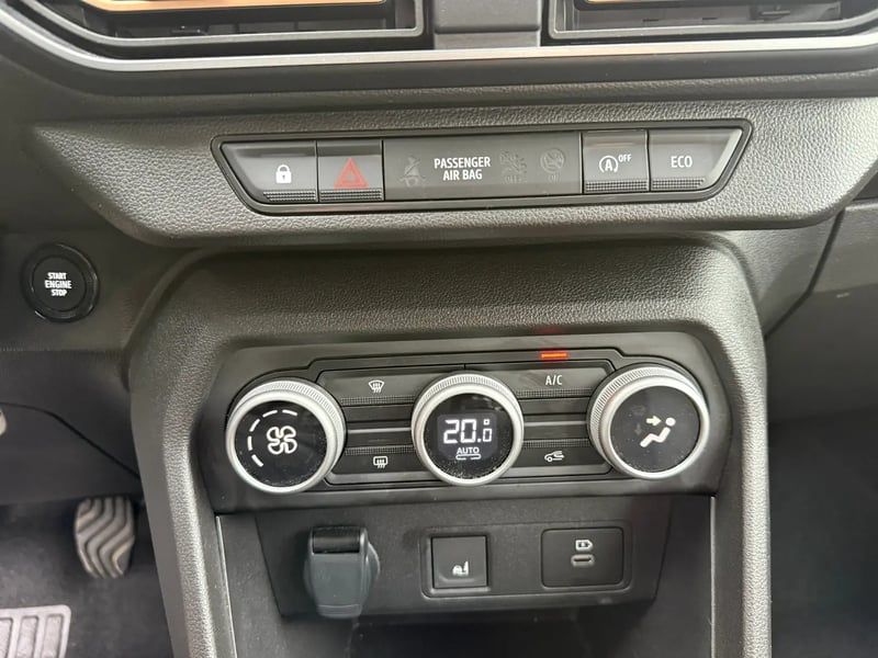 Photo de la voiture DACIA SANDERO ECO-G 100 GSR2 Stepway Extreme +