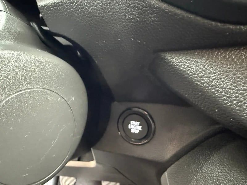 Photo de la voiture DACIA SANDERO ECO-G 100 GSR2 Stepway Extreme +