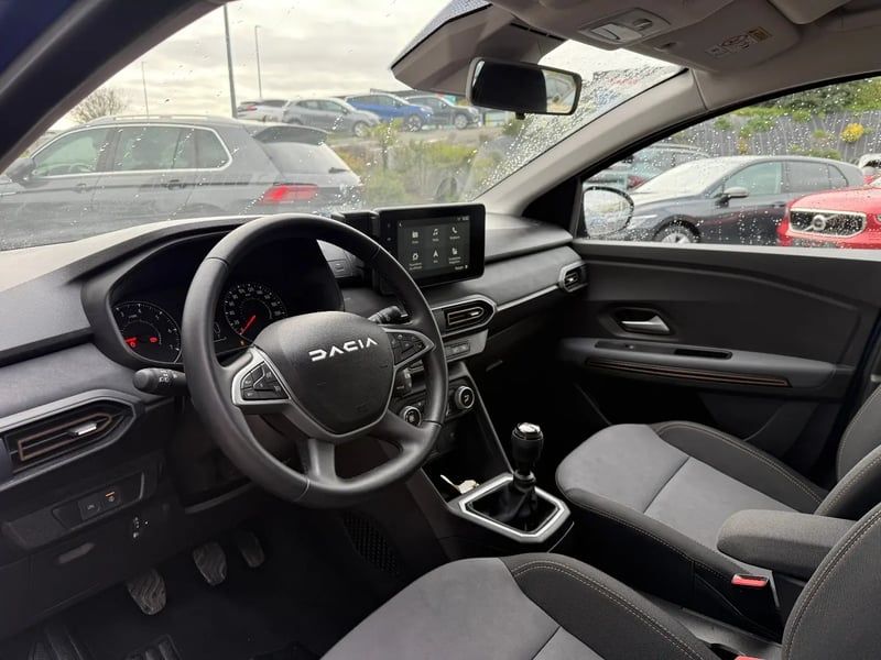 Photo de la voiture DACIA SANDERO ECO-G 100 GSR2 Stepway Extreme +