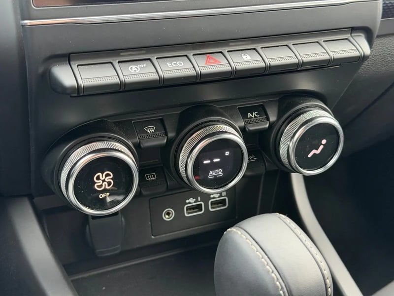 Photo de la voiture RENAULT ARKANA mild hybrid 140 EDC GSR2 Evolution