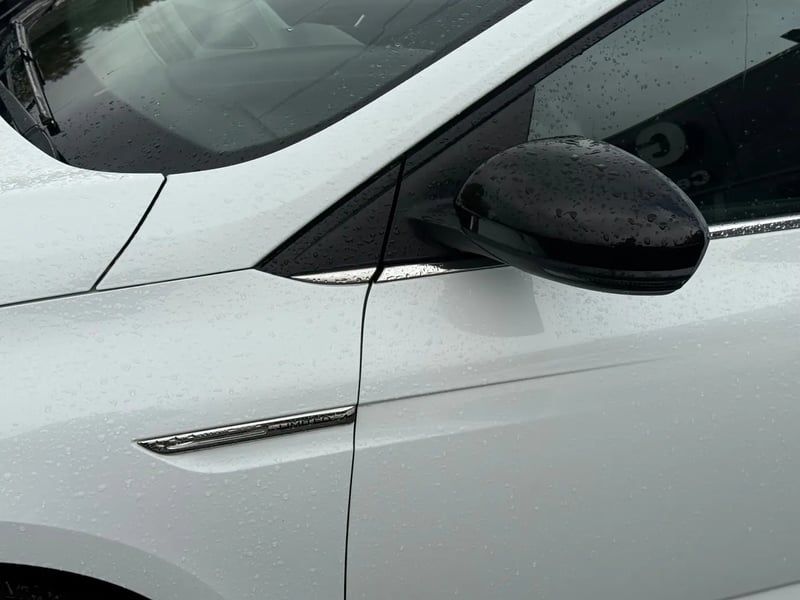 Photo de la voiture RENAULT MEGANE IV BERLINE Blue dCi 115 Limited