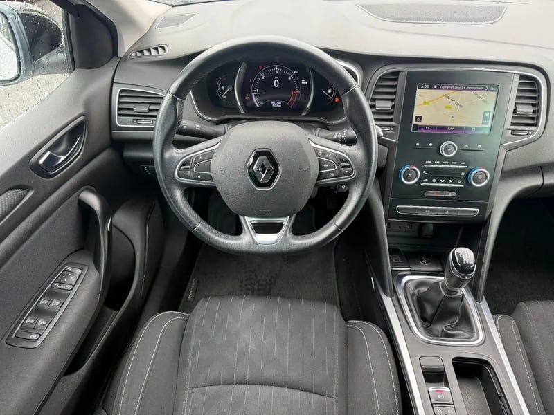 Photo de la voiture RENAULT MEGANE IV BERLINE Blue dCi 115 Limited