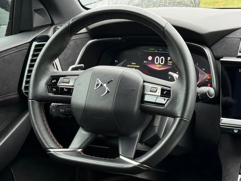 Photo de la voiture DS DS 7 Hybride Rechargeable E-Tense 225 EAT8 Performance Line