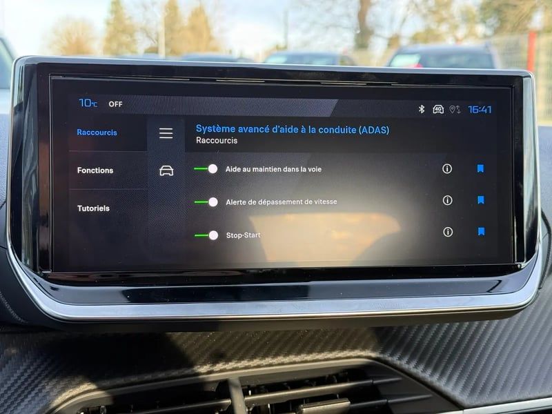 Photo de la voiture PEUGEOT 208 Hybrid 110 ch e-DCS6 Allure