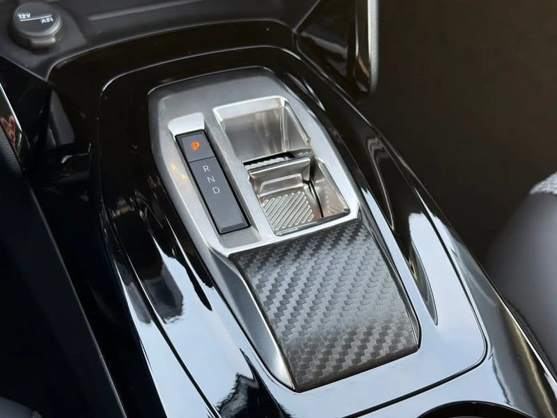 Photo de la voiture PEUGEOT 208 Hybrid 110 ch e-DCS6 Allure