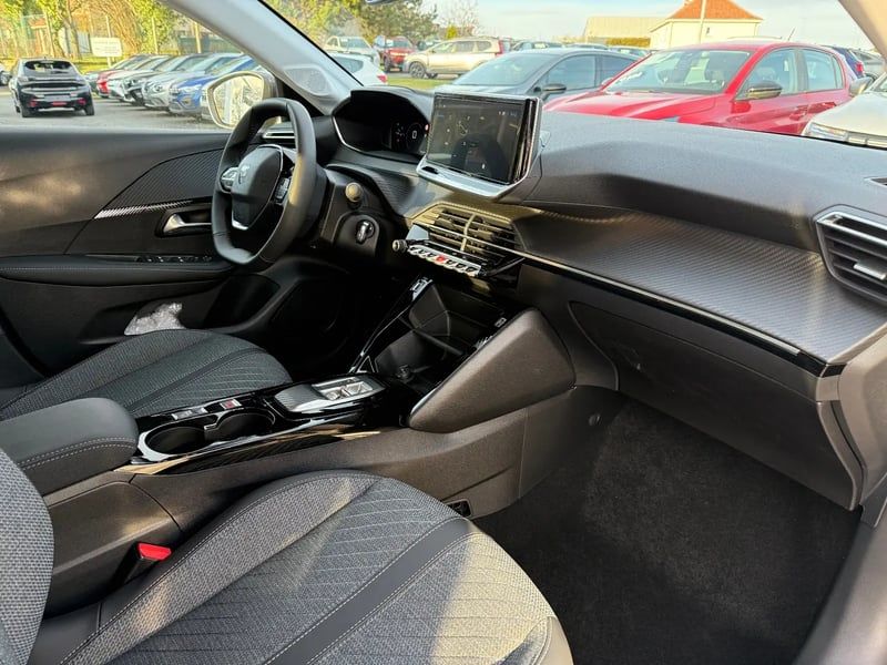 Photo de la voiture PEUGEOT 208 Hybrid 110 ch e-DCS6 Allure