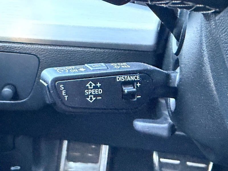 Photo de la voiture AUDI Q5 SPORTBACK 35 TDI 163 S tronic 7 S line