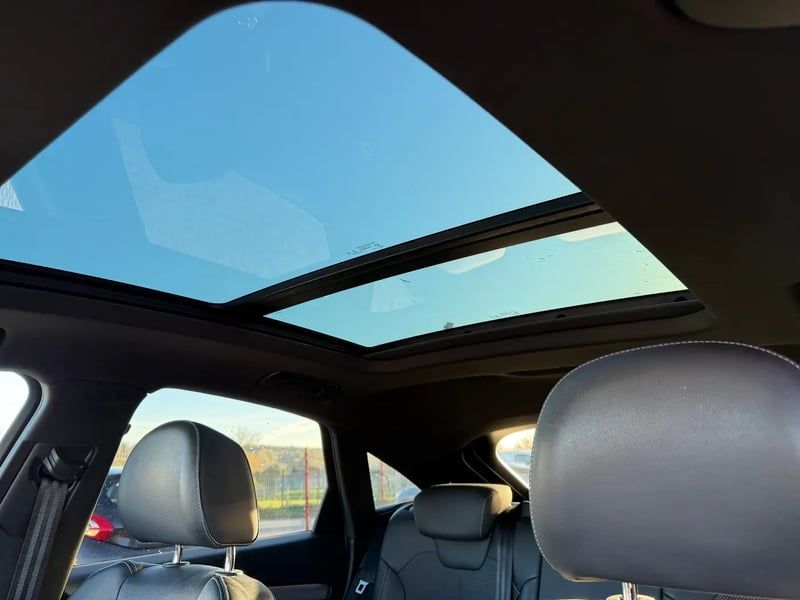 Photo de la voiture AUDI Q5 SPORTBACK 35 TDI 163 S tronic 7 S line