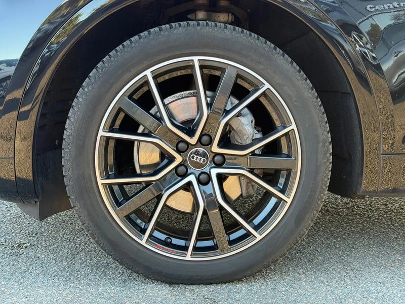 Photo de la voiture AUDI Q5 SPORTBACK 35 TDI 163 S tronic 7 S line