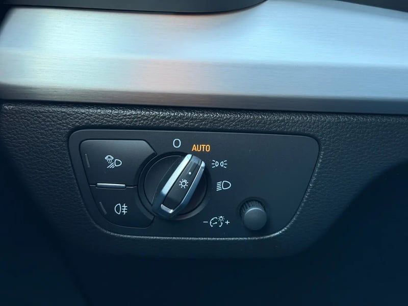 Photo de la voiture AUDI Q5 SPORTBACK 35 TDI 163 S tronic 7 S line