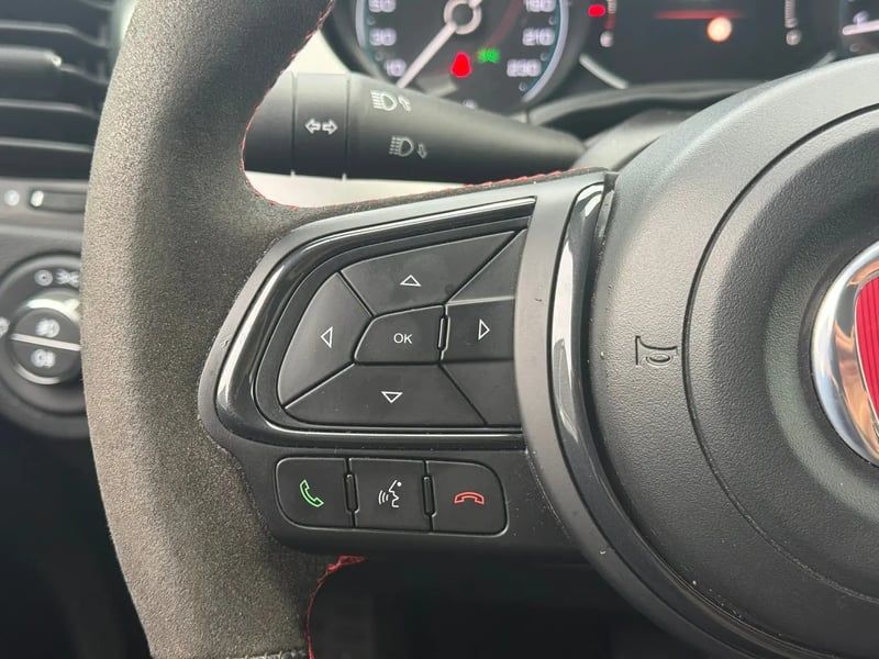 Photo de la voiture FIAT 500X MY23 1.5 FireFly 130 ch S/S DCT7 Hybrid Sport