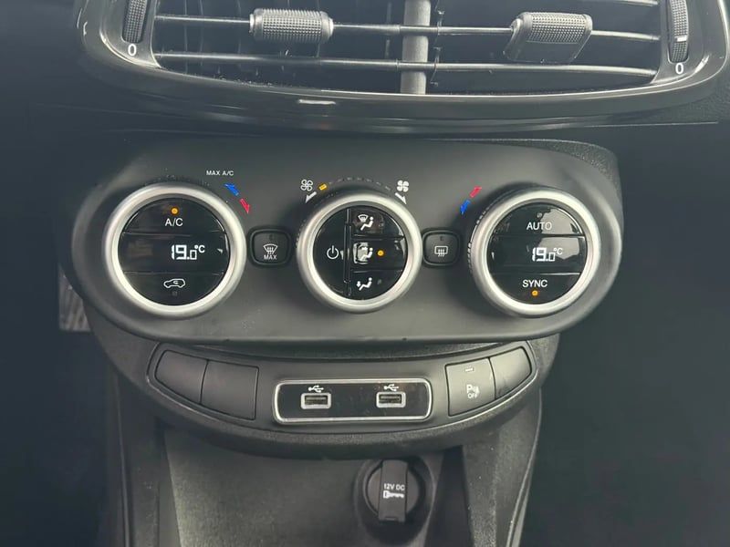 Photo de la voiture FIAT 500X MY23 1.5 FireFly 130 ch S/S DCT7 Hybrid Sport