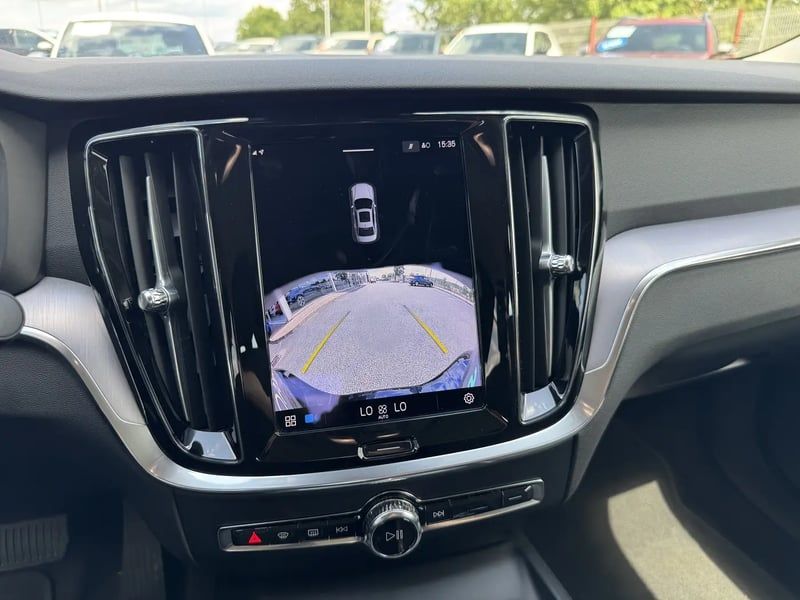 Photo de la voiture VOLVO S60 B4 197 ch DCT7 Core+ - 4P