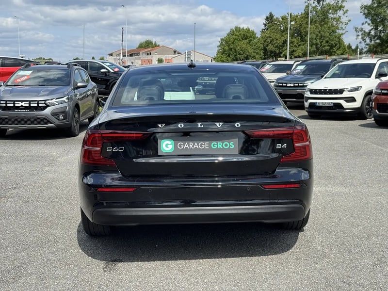 Photo de la voiture VOLVO S60 B4 197 ch DCT7 Core+ - 4P