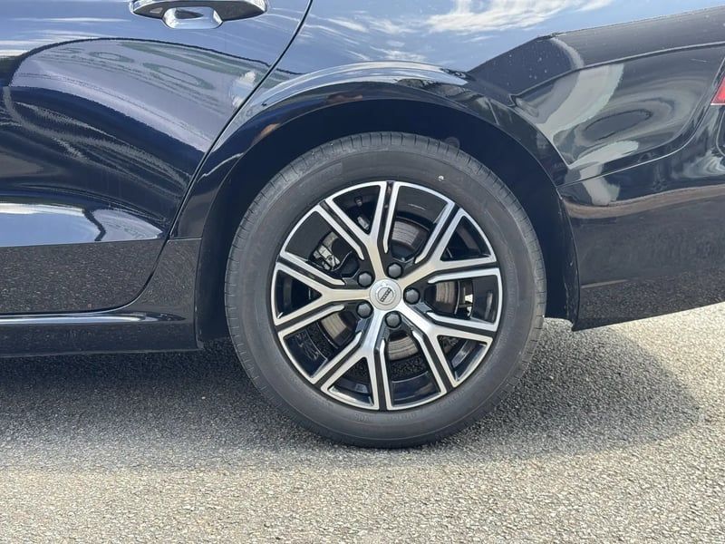 Photo de la voiture VOLVO S60 B4 197 ch DCT7 Core+ - 4P