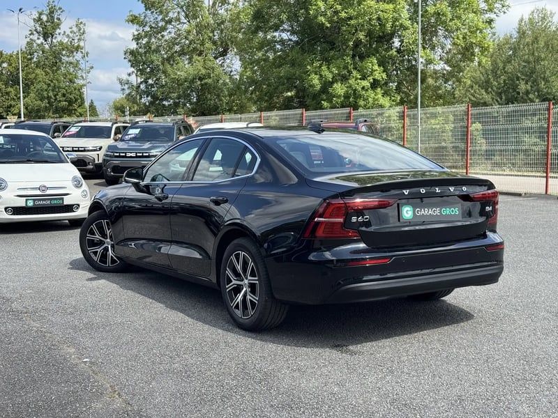 Photo de la voiture VOLVO S60 B4 197 ch DCT7 Core+ - 4P